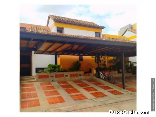EN VENTA HERMOSO TOWN HOUSE EN MONTE ALEGRE TAZAJAL
