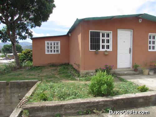 Venta Casa ubicada en las Palmas, sector Teobaldo Mieres, calle Gregorio Carpio. San Juan de los Mor