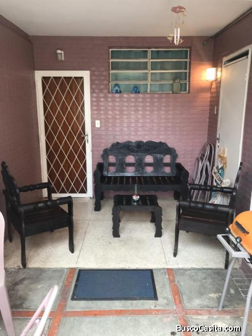 Casa en URB LA CALIFORNIA SUR con DOS ANEXOS.