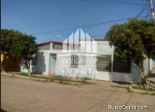 Casa con Galpon en Coro