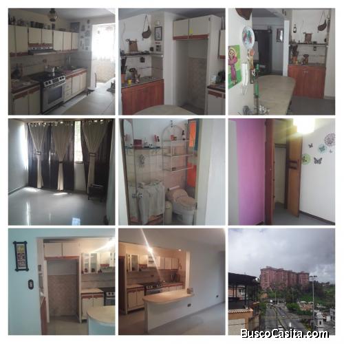 Apartamento 98 mts;3 habitaciones; 2 baños; Estacionamiento techado, enrrejado;Papeles en regla