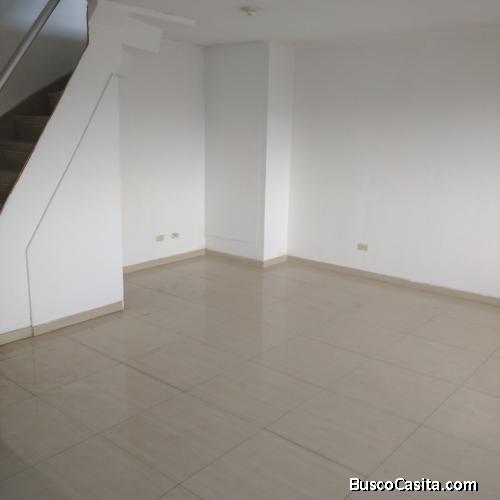 Alquilo apto 4 habitaciones 