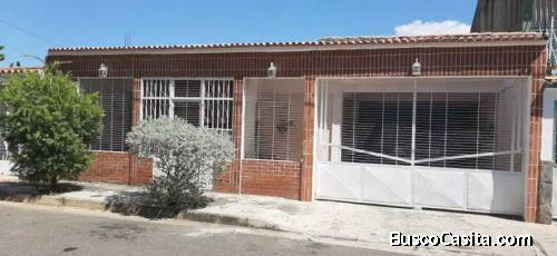 Zoraida Araujo Vende Casa en La Esmeralda 04244574535
