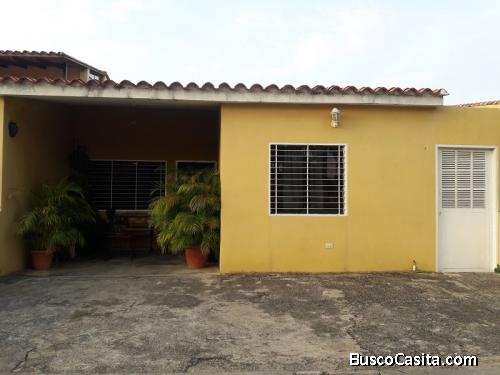 Zoraida Araujo Vende Casa en Res. Laguna Club 04244574535