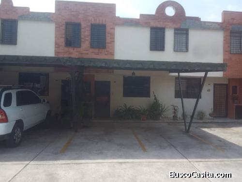 Zoraida Araujo TownHouse en Naguanagua 04244574535