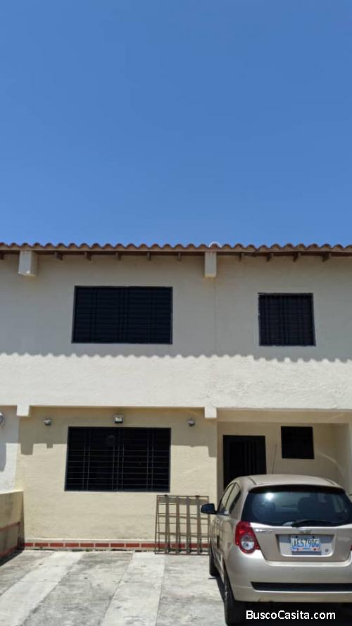 Zoraida Araujo Vende Townhouse en El Remanso 04244574535