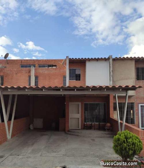 Zoraida Araujo Vende TownHouse en Amazonia 04244574535