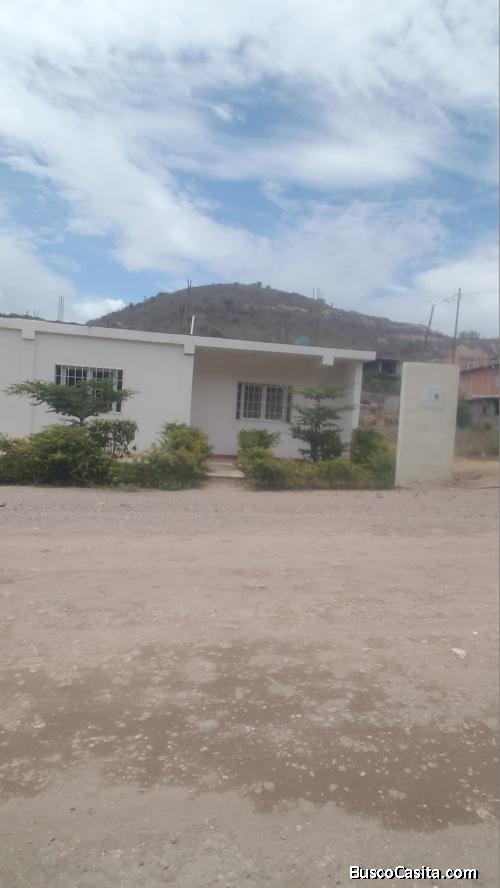 CONFORTABLE CASA AL ESTE DE BARQUISIMETO