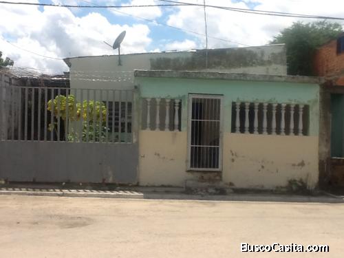 Venta casa con anexo en valencia Santa Inés negociable