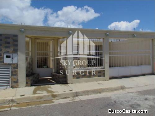 VENTA: CASA - URB. PEDRO MANUEL ARCAYA 