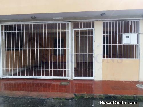 Alquiler Casa en Urb. Piedra Azul, La Mora, Cabudare 