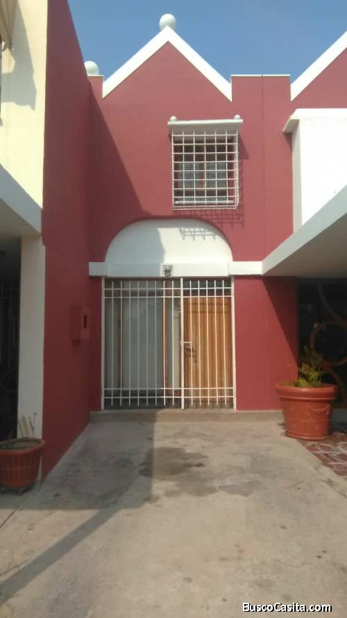EN VENTA TOWNHOUSE EN RESIDENCIAS LA CALETA, LECHERIA