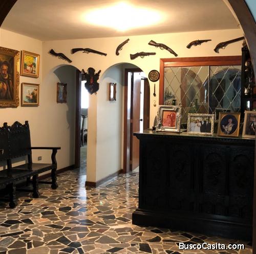 Vendo casa en Macaracuay .