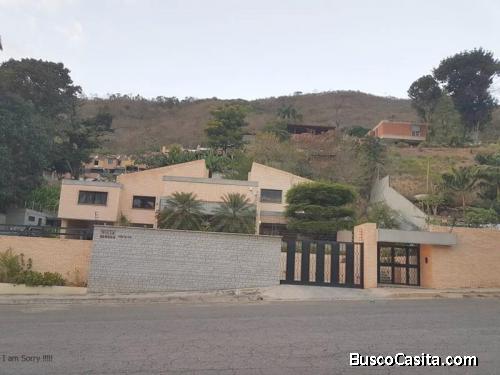 Casa en Lomas del Este de 717 m2 IDLEC514