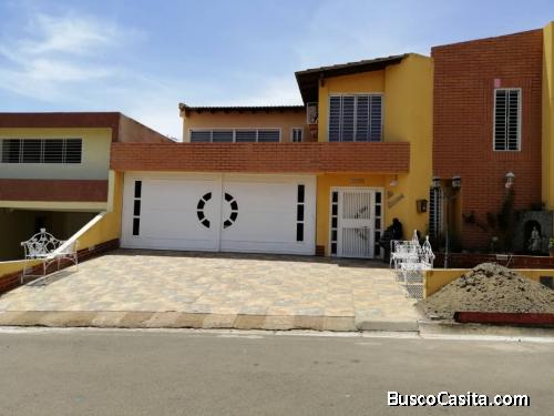 TOWN HOUSE EN LA URBANIZACION GUAYANA COUNTRY CLUB 
