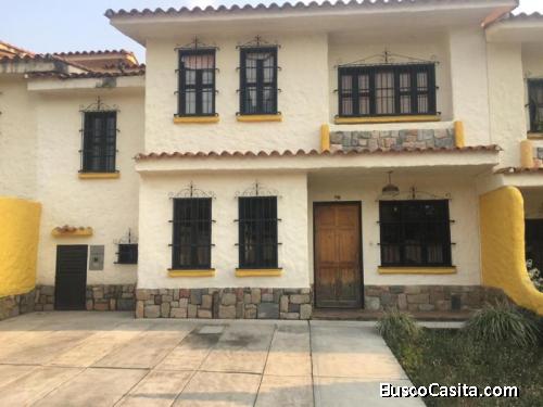 SKY GROUP PLATINUM VENDE Town House en Las Taparitas, Naguanagua