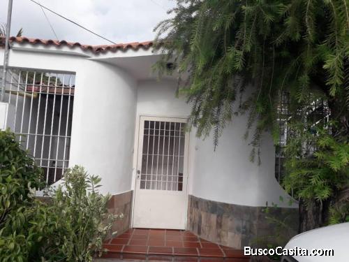 se alquilan apartamentos