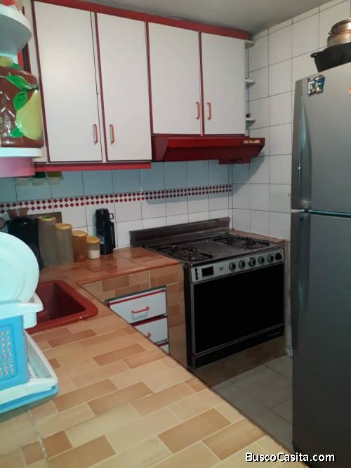 VENDO APARTAMENTO EN URBANIZACIÓN EL SAMAN, EDIF. LOS JABILLOS