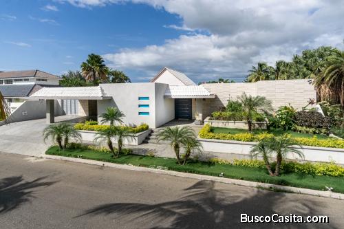 Hermosa Villa en Lecheria Para Alquiler