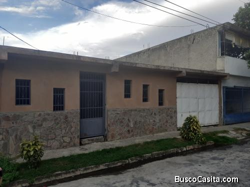 Casa en Ricardo Urriera Sector 2, Valencia Sur