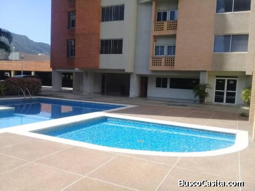 SKY GROUP PLATINUM VENDE Apartamento en Mañongo, Sun Suites