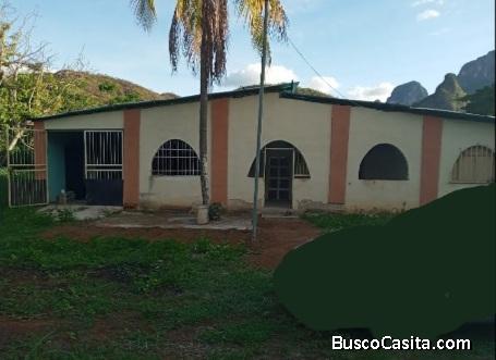 CASA TIPO POSADA Y 1HCT TERRENO 