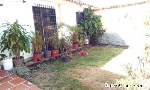 SKY GROUP Vende casa en Guacara Urb. La Floresta FOC-666