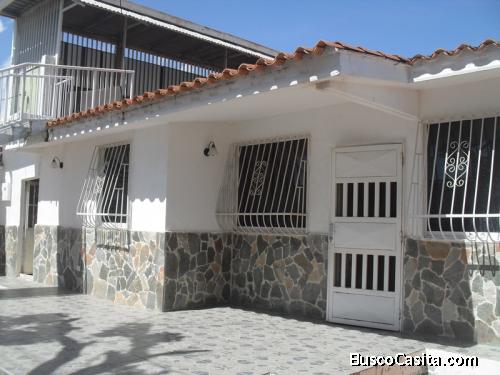 Sky group vende casa en Los Guayos Urb. Los Cerritos FOC-557