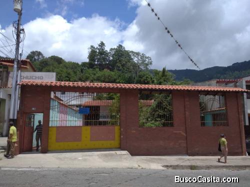 casa en venta de 3 pisos con piscina en remodelacion