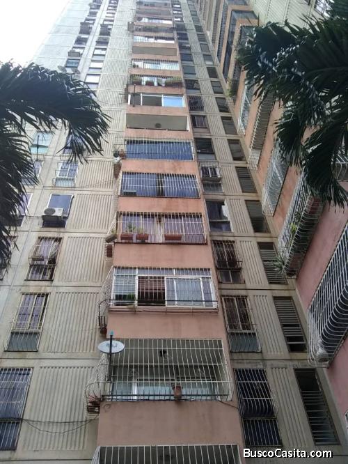 SKY GROUP PLATINUM VENDE Apartamento en Residencias Las Quintas