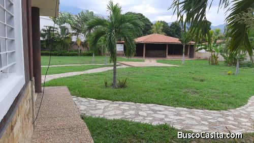 SKY GROUP PLATINUM VENDE Casa en la lopera San Diego