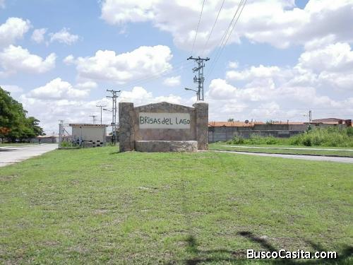 SKY GROUP PLATINUM VENDE Casa en la Brisas del Lago, Guacara