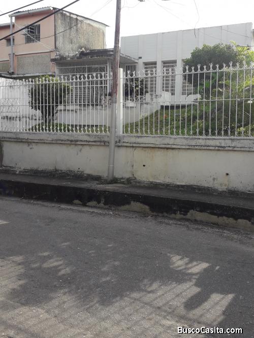 Sky Group vende casa de 280m2 en la Avenida Anzoátegui a escasos metros de la Avenida Cedeño