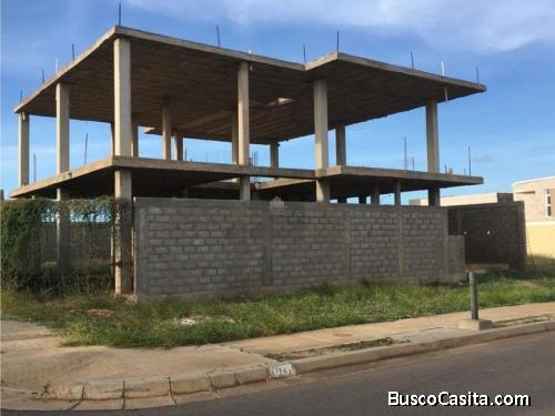 TERRENO CON BIENHECHURIA TERRAZAS CLUB DE GOLF