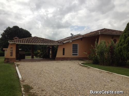 Casa en safari carabobo country club de 2.583 m². sdc-433