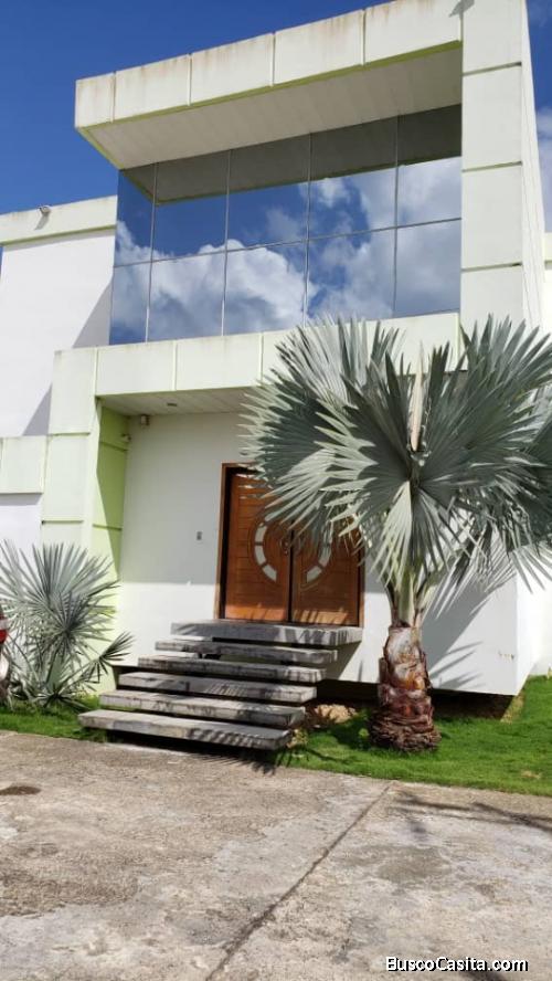 Casa de alta gama diseño minimalista en una de las mejores zonas de Maturín 