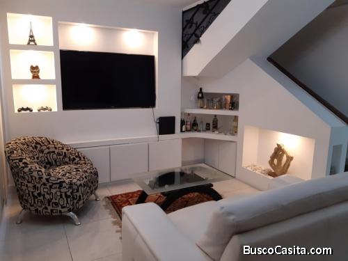 Town House en Venta en Tazajal FOTH-157