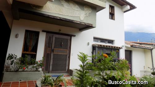 Casa en venta en La Pedregosa Media