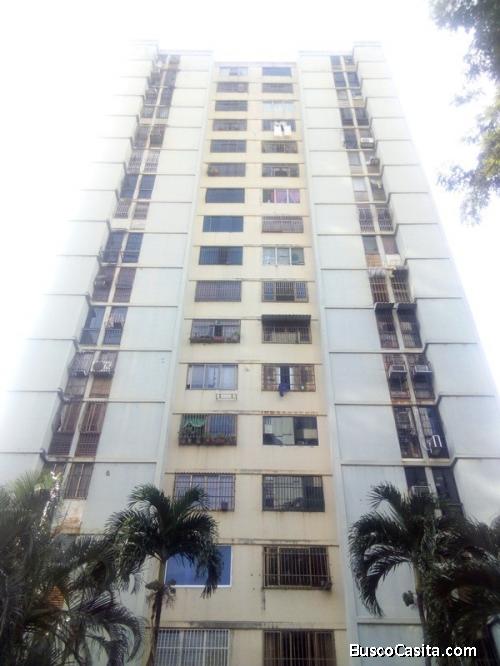 SKY GROUP vende apto. en Residencias los Caracaros CODIGO:FOA-834