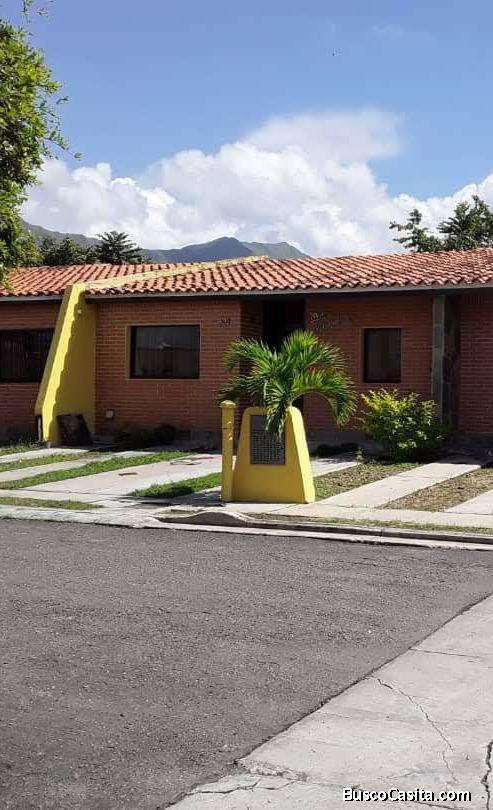 SKY GROUP PLATINUM VENDE Casa en Tiziana Villas, San Diego