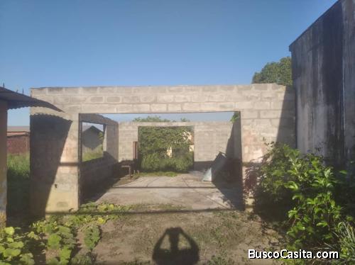 Vendo casa para remodelar en Campo B