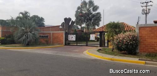 SKY GROUP PLATINUM VENDE Casa en Valle de Oro, San Diego.