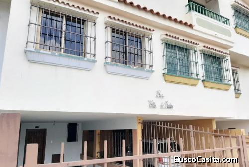 Se Vende Aparto Quinta de 3 Niveles Urb.Trigal Norte - RAP100