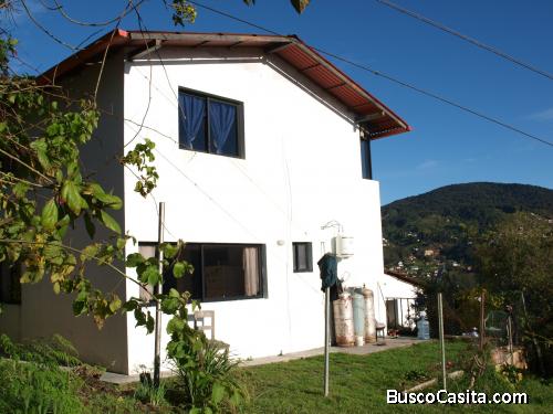 Cómoda casa en la Colonia Tovar