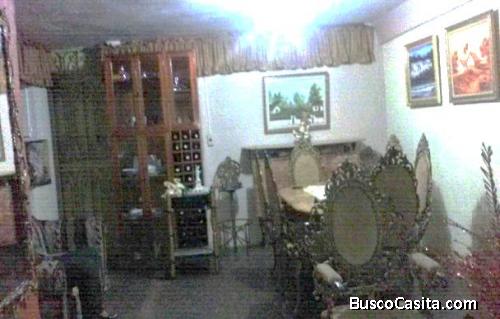 Vendo cómoda casa en Manoa