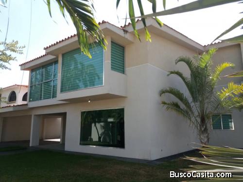 Casa En Guataparo Country Club. FOC-648