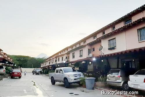 Rosangela Mendoza Vende Townhouse Urb. El Remanso San Diego - RTH9