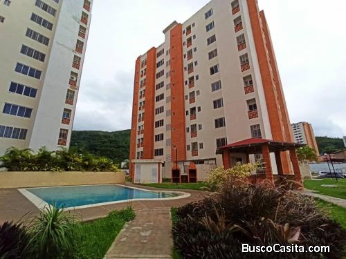 SKY GROUP Vende apartamento en Doral Country Naguanagua FOA-1173