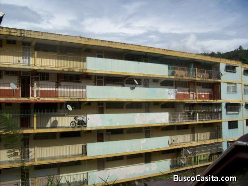 SE VENDE COMODO, ACOGEDOR Y CONSERVADO APARTAMENTO