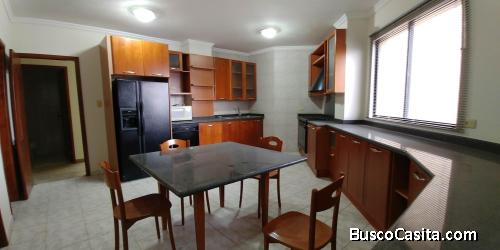 Amplio Apartamento en Alquiler Tierra Negra Maracaibo